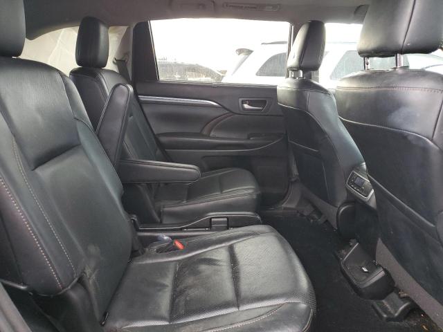 Photo 11 from auction – 2018 TOYOTA HIGHLANDER with VIN 5TDDZRFH6JS878913