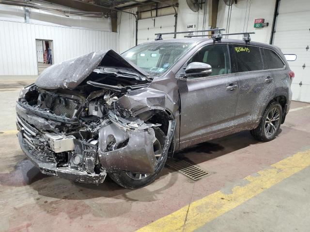 TOYOTA HIGHLANDER 2018 с VIN 5TDBZRFH1JS823759 - Фото с аукциона