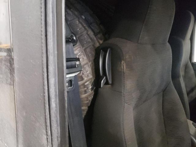 Photo 11 from auction – 2004 JEEP WRANGLER X with VIN 1J4FA39S04P707667