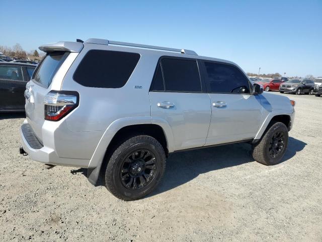 Photo 3 from auction – 2017 TOYOTA 4RUNNER SR with VIN JTEZU5JRXH5155624