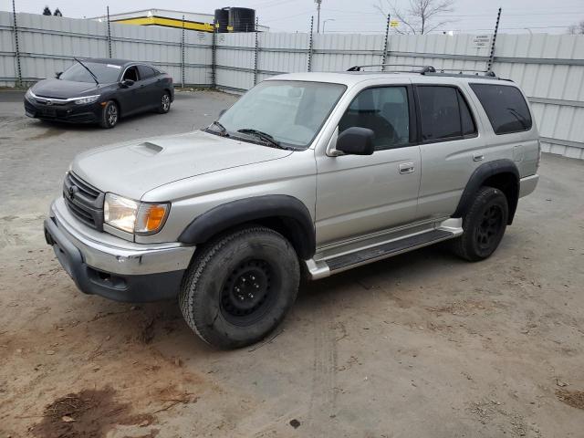 TOYOTA 4RUNNER SR 2000 with VIN JT3GN86R8Y0142729 - Photo from auction