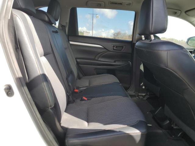 Photo 11 from auction – 2017 TOYOTA HIGHLANDER with VIN 5TDZZRFH9HS210796