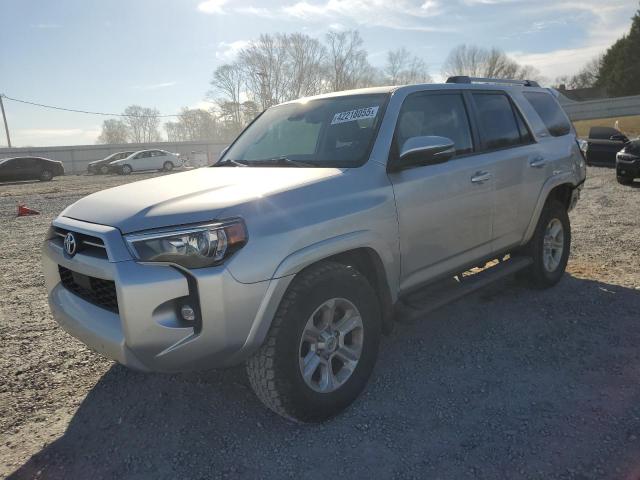 TOYOTA 4RUNNER SR 2022 with VIN JTEFU5JR8N5254604 - Photo from auction