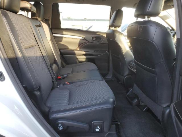 Photo 11 from auction – 2016 TOYOTA HIGHLANDER with VIN 5TDZKRFH2GS163680