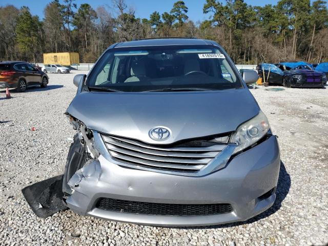 Photo 5 from auction – 2015 TOYOTA SIENNA LE with VIN 5TDKK3DC6FS616297