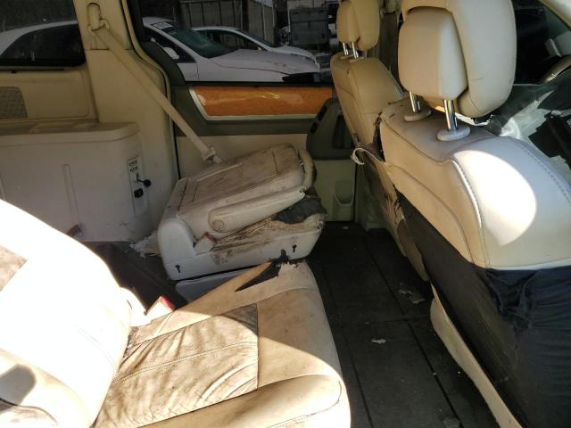 Photo 11 from auction – 2010 CHRYSLER TOWN & COU with VIN 2A4RR7DX5AR399891