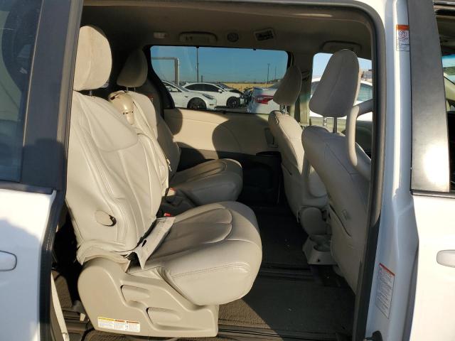 Photo 11 from auction – 2015 TOYOTA SIENNA LE with VIN 5TDKK3DC5FS673199