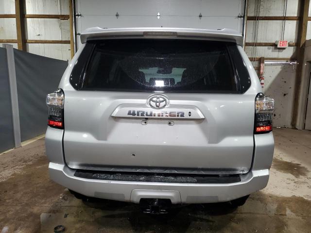 Photo 6 from auction – 2022 TOYOTA 4RUNNER SR with VIN JTEEU5JRXN5276924