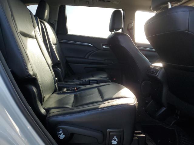 Photo 11 from auction – 2015 TOYOTA HIGHLANDER with VIN 5TDDKRFH3FS110558