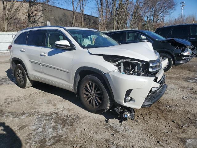 Photo 4 from auction – 2018 TOYOTA HIGHLANDER with VIN 5TDJZRFH6JS913971