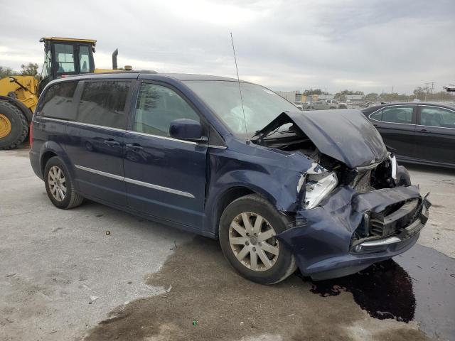 Photo 4 from auction – 2015 CHRYSLER TOWN & COU with VIN 2C4RC1BGXFR582654