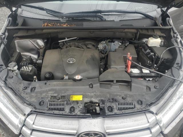Photo 11 from auction – 2018 TOYOTA HIGHLANDER with VIN 5TDDZRFH8JS497175