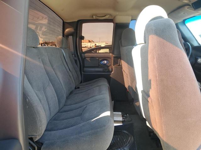 Photo 10 from auction – 2004 CHEVROLET SILVERADO with VIN 2GCEC19V341138210