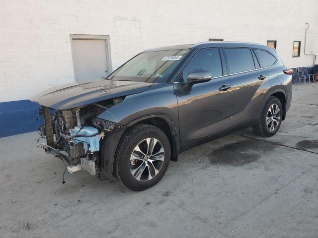 TOYOTA HIGHLANDER 2022 with VIN 5TDGZRBH8NS202648 - Photo from auction
