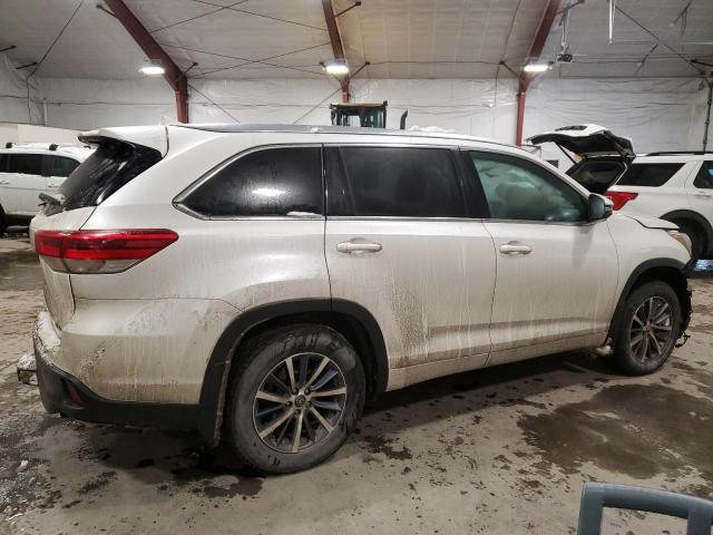 Снимка 3 от търг – 2017 TOYOTA HIGHLANDER с VIN 5TDJZRFH4HS446933