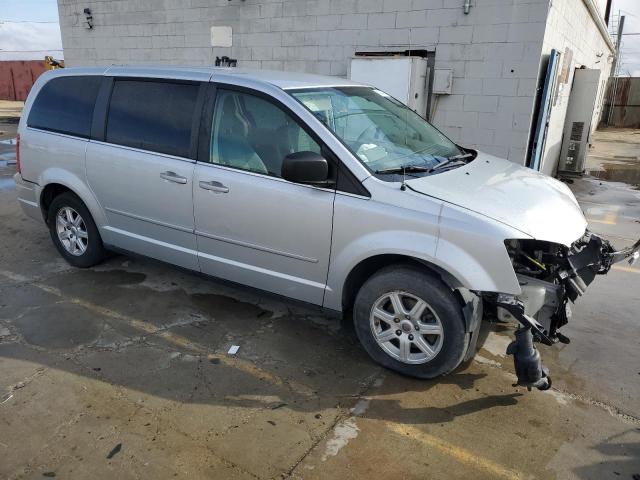Photo 4 from auction – 2010 CHRYSLER TOWN & COU with VIN 2A4RR2D13AR456331