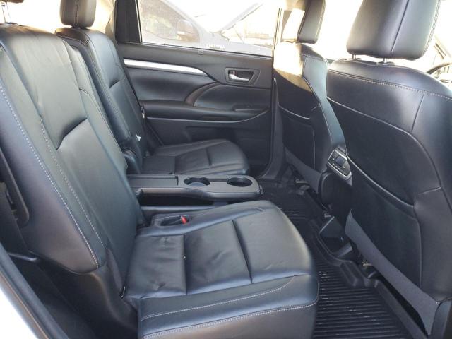 Photo 11 from auction – 2018 TOYOTA HIGHLANDER with VIN 5TDJZRFH8JS538620
