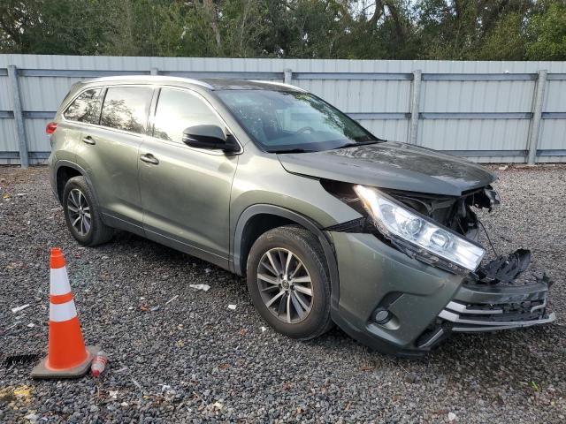 Photo 4 from auction – 2018 TOYOTA HIGHLANDER with VIN 5TDKZRFH6JS242550