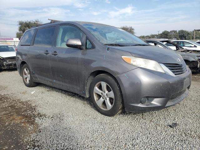 Photo 4 from auction – 2014 TOYOTA SIENNA LE with VIN 5TDKK3DC9ES477331