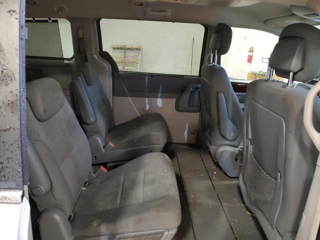 Photo 11 from auction – 2010 CHRYSLER TOWN & COU with VIN 2A4RR5D13AR386914