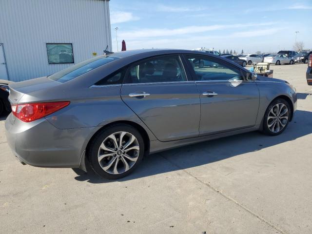 Photo 3 from auction – 2013 HYUNDAI SONATA SE with VIN 5NPEC4AB7DH658489