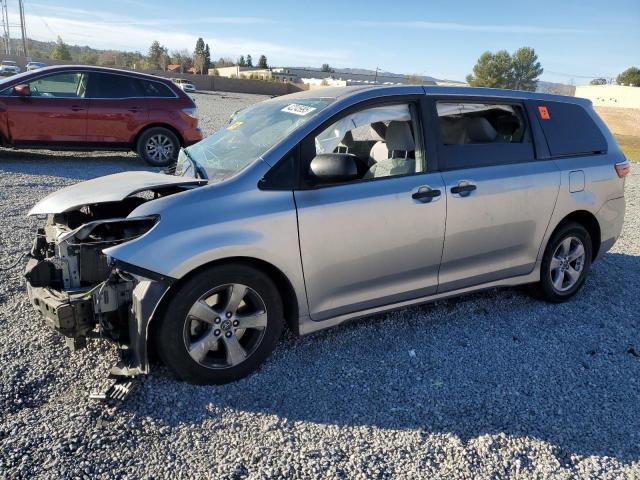 TOYOTA SIENNA L 2018 with VIN 5TDZZ3DC1JS956802 - Photo from auction