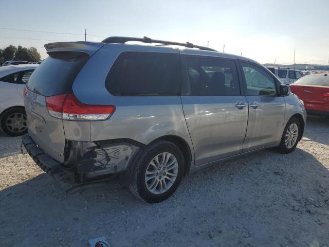 Photo 3 from auction – 2014 TOYOTA SIENNA XLE with VIN 5TDYK3DC0ES424768