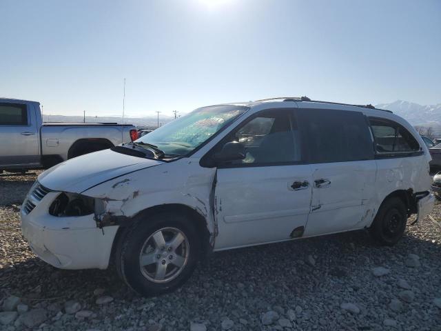 DODGE GRAND CARA 2005 with VIN 2D4GP44L25R204689 - Photo from auction