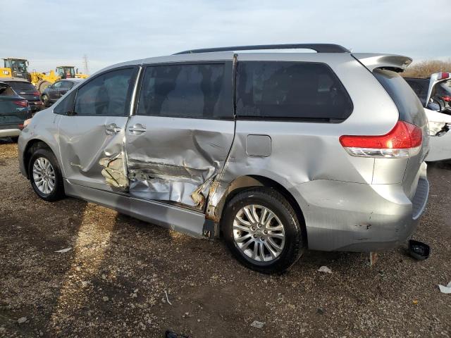 Photo 2 from auction – 2011 TOYOTA SIENNA XLE with VIN 5TDYK3DC3BS126694