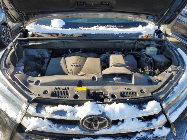 Photo 12 from auction – 2017 TOYOTA HIGHLANDER with VIN 5TDYZRFH4HS217585