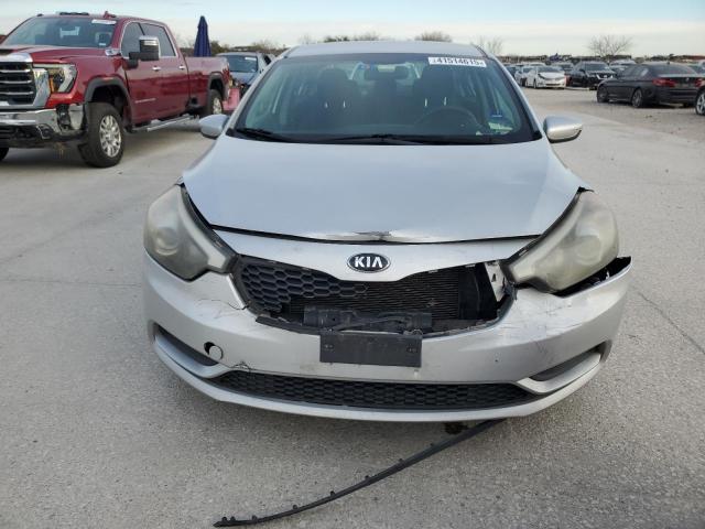 Photo 5 from auction – 2016 KIA FORTE LX with VIN KNAFK4A67G5559991
