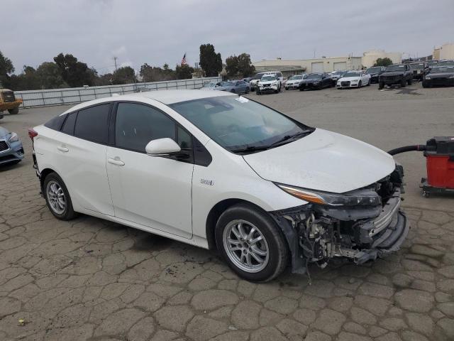 Photo 4 from auction – 2017 TOYOTA PRIUS PRIM with VIN JTDKARFP4H3058072