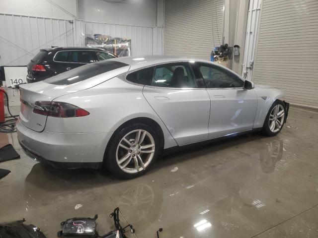 Photo 3 from auction – 2015 TESLA MODEL S 70 with VIN 5YJSA1S28FF090616