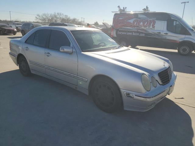 Photo 4 from auction – 2000 MERCEDES-BENZ E 320 with VIN WDBJF65J5YB074875