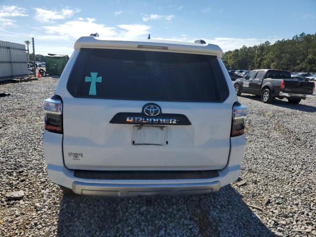 Photo 6 from auction – 2017 TOYOTA 4RUNNER SR with VIN JTEBU5JR3H5428372