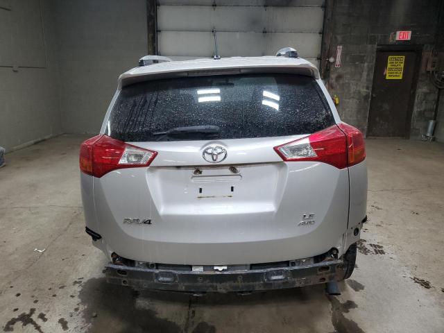 Photo 6 from auction – 2015 TOYOTA RAV4 LE with VIN JTMBFREV2FJ050465