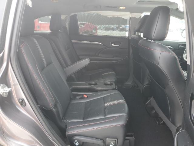 Photo 11 from auction – 2019 TOYOTA HIGHLANDER with VIN 5TDJZRFH9KS578755