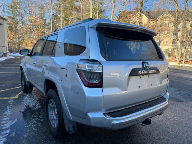 Photo 3 from auction – 2018 TOYOTA 4RUNNER SR with VIN JTEBU5JR9J5529003