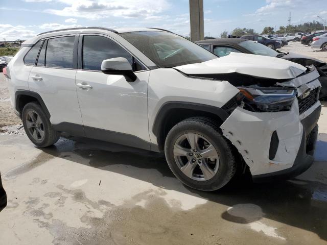 Photo 4 from auction – 2022 TOYOTA RAV4 XLE with VIN 2T3W1RFV9NC190366