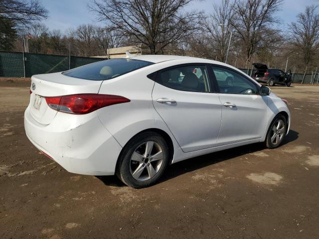 Photo 3 from auction – 2012 HYUNDAI ELANTRA GL with VIN 5NPDH4AE1CH117749