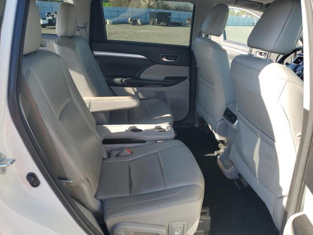 Photo 11 from auction – 2016 TOYOTA HIGHLANDER with VIN 5TDKKRFH2GS175491