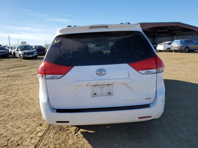 Photo 6 from auction – 2014 TOYOTA SIENNA XLE with VIN 5TDYK3DC2ES444178