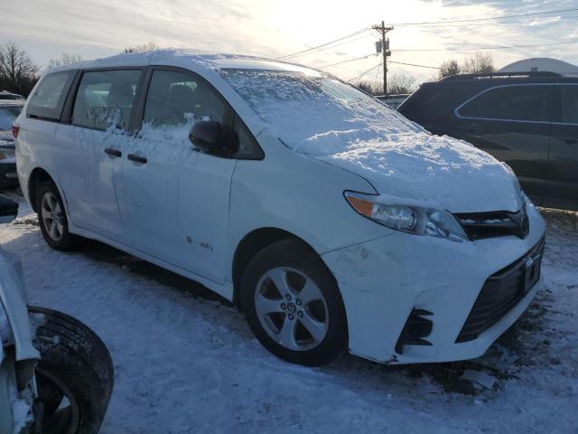 Photo 4 from auction – 2018 TOYOTA SIENNA L with VIN 5TDZZ3DC5JS944216