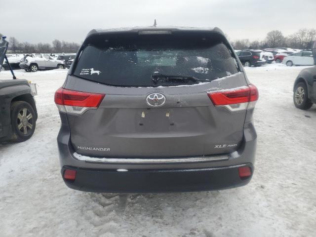 Photo 6 from auction – 2018 TOYOTA HIGHLANDER with VIN 5TDJZRFH3JS881478