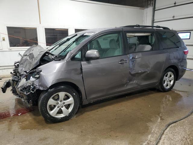 Photo 1 from auction – 2015 TOYOTA SIENNA LE with VIN 5TDKK3DCXFS587631