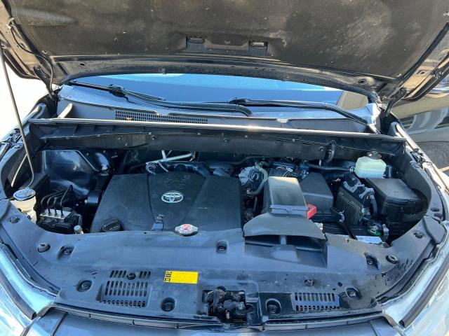 Photo 7 from auction – 2018 TOYOTA HIGHLANDER with VIN 5TDJZRFH6JS852458