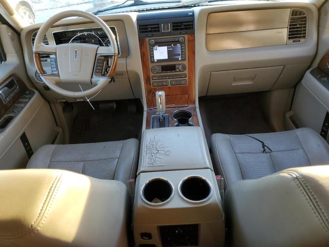 Photo 8 from auction – 2011 LINCOLN NAVIGATOR with VIN 5LMJJ2H50BEJ05844