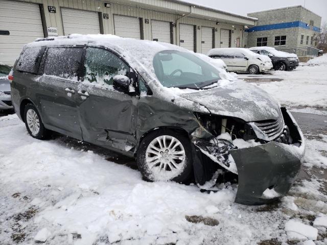 Photo 4 from auction – 2011 TOYOTA SIENNA XLE with VIN 5TDYK3DC8BS075841