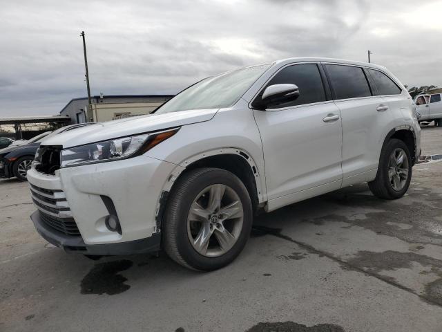 TOYOTA HIGHLANDER 2018 with VIN 5TDYZRFH4JS258224 - Photo from auction