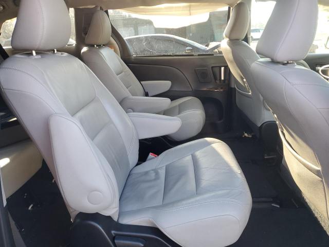 Photo 11 from auction – 2016 TOYOTA SIENNA XLE with VIN 5TDDK3DCXGS130425